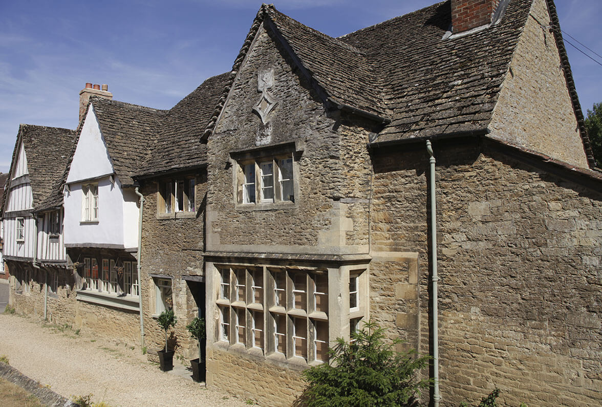 lacock-village-700